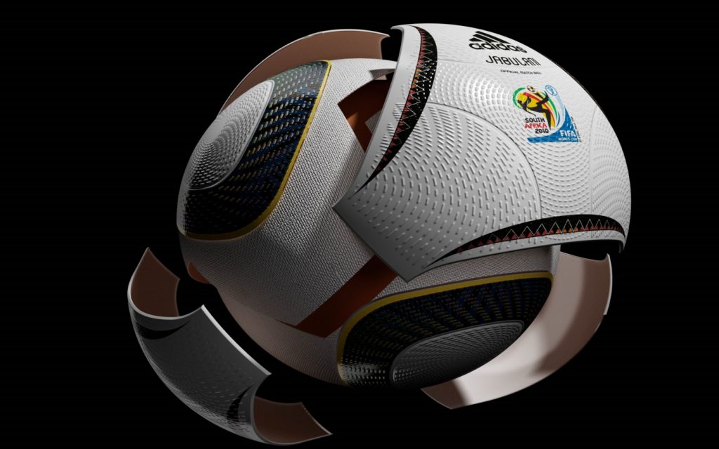 Самый дорогой футбольный мяч в мире фото