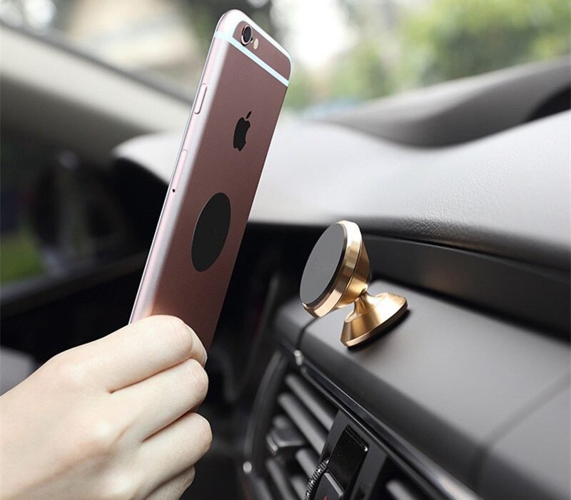 Устройство для крепления телефона в автомобиле